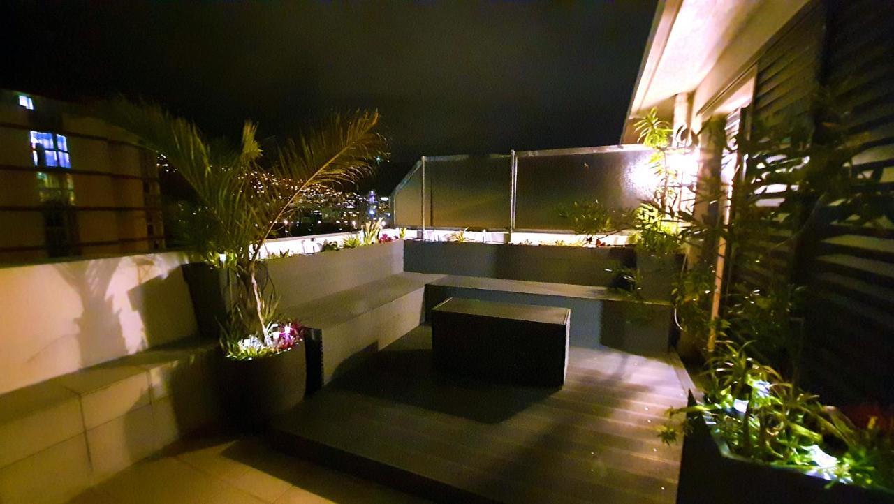Rooftop - L'Appartement En Haut Сен Дьони Екстериор снимка