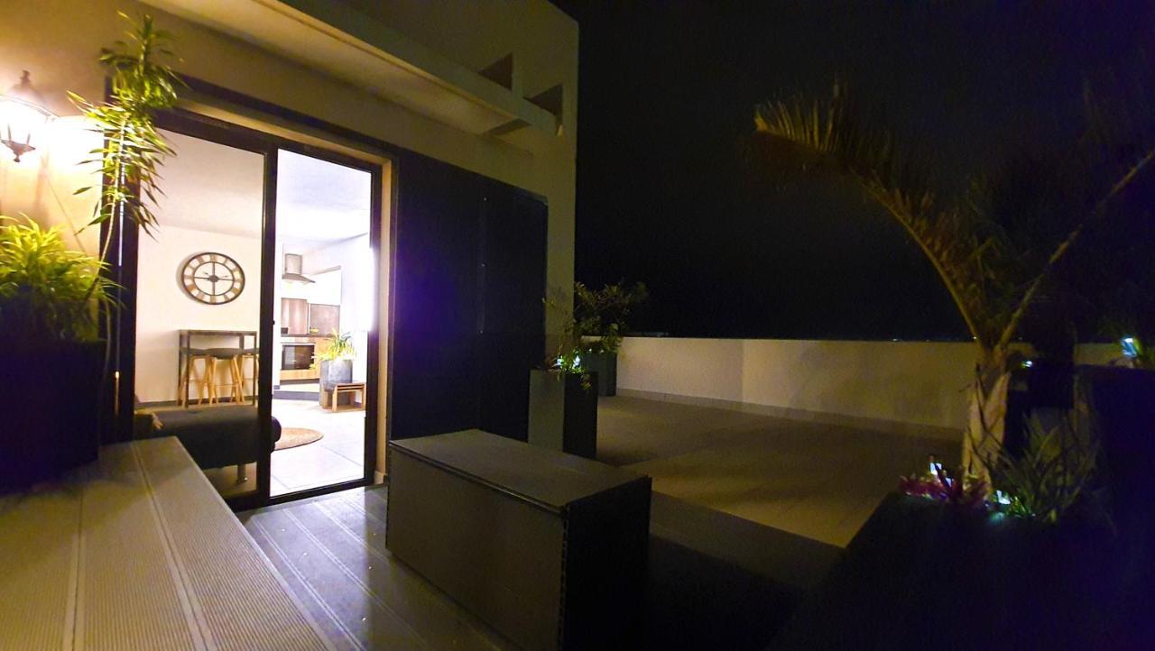 Rooftop - L'Appartement En Haut Сен Дьони Екстериор снимка